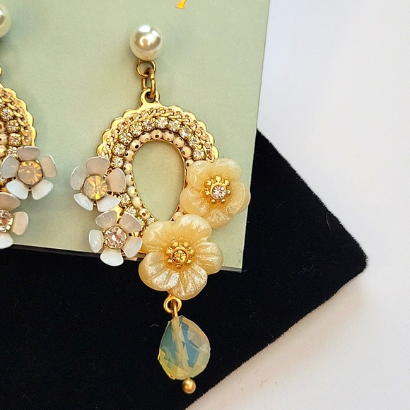 Lonna & Lilly BOHO Floral & Crystal Chandelier Earrings Gold - Picture 5 of 10